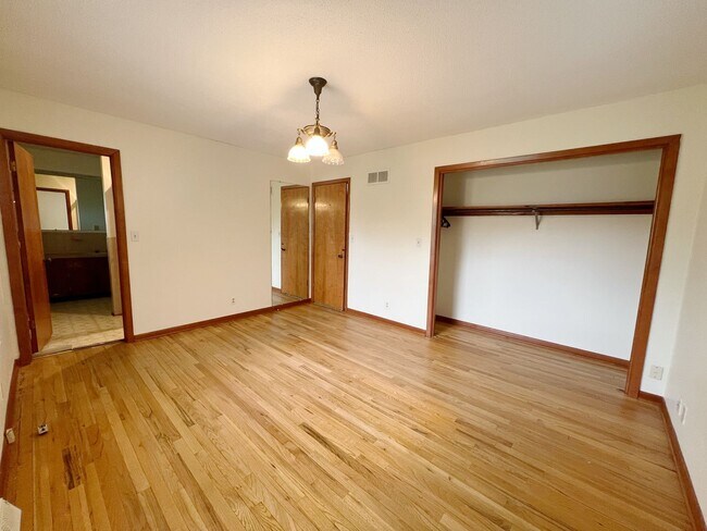 Building Photo - SEE IT NOW: Charming 3-Bedroom Home with S...