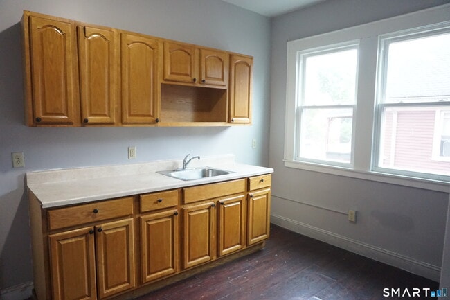 Building Photo - 472 Prospect Ave