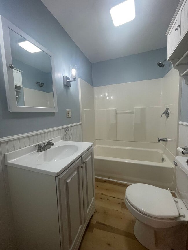 Building Photo - 345 Houghton St