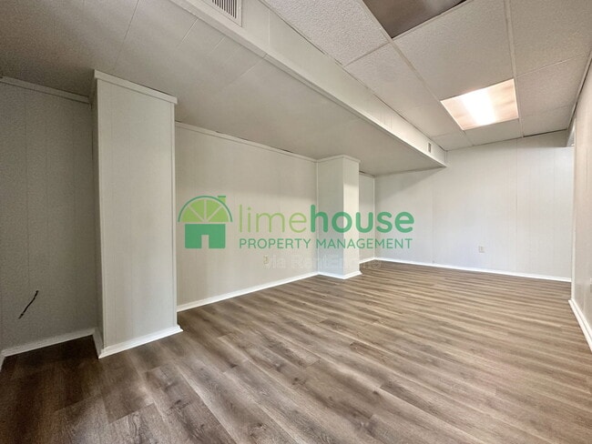Building Photo - 4420 Ocean View Ave