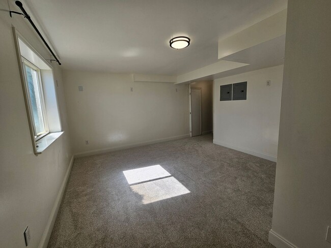 Building Photo - 4698 Colander Dr