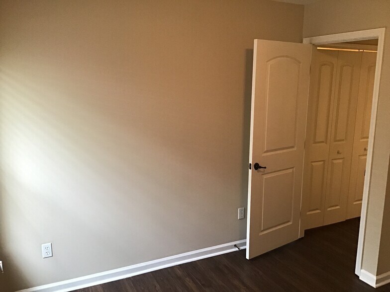 Building Photo - 705 Turkey Point Dr