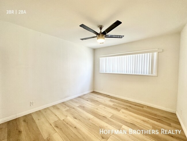 Building Photo - 6025 Whitsett Ave