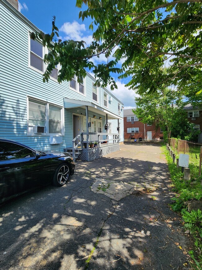 Building Photo - 143 Jackson Ave