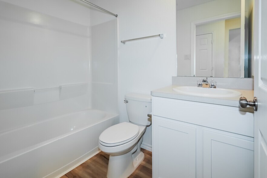 Building Photo - 11067 N Lake Mist Ln