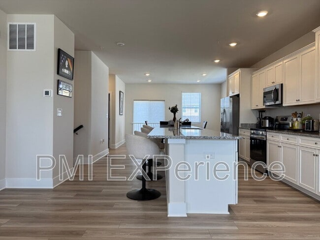Building Photo - 10705 Millport St