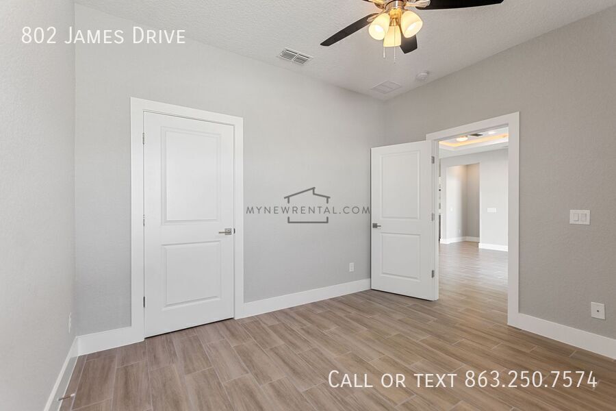 Building Photo - 802 James Dr