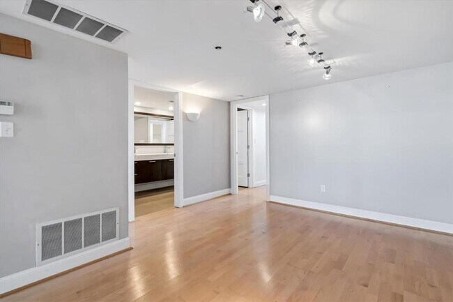 Building Photo - 4100 Laclede Ave