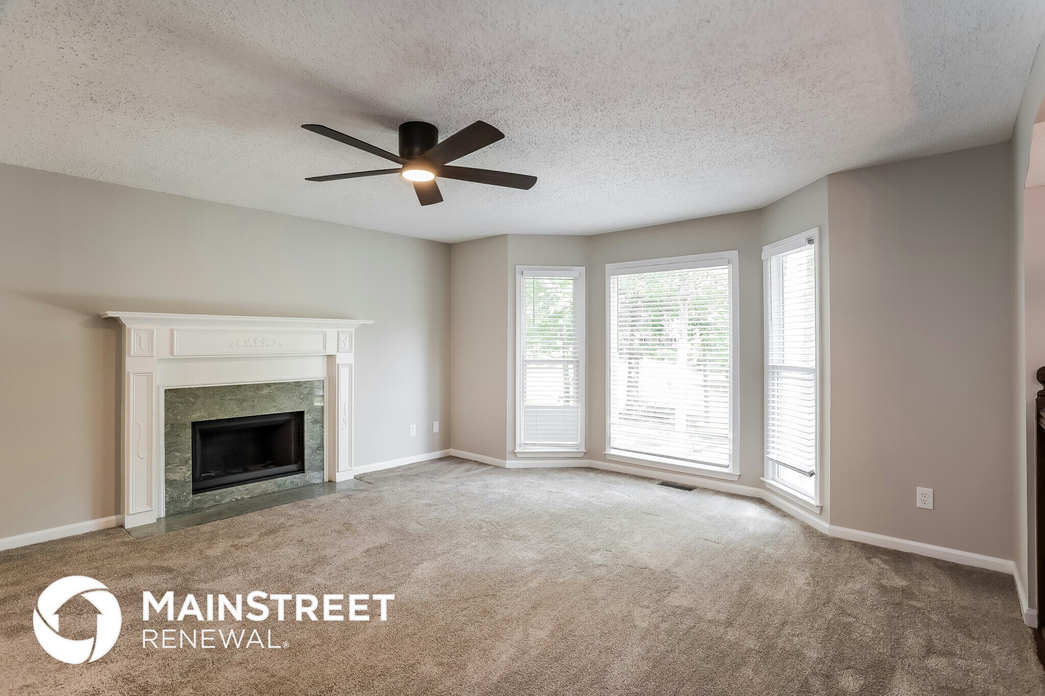 Building Photo - 300 Ladora Dr