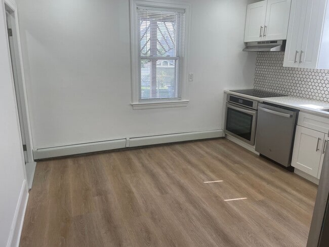 Building Photo - 205 Ives St