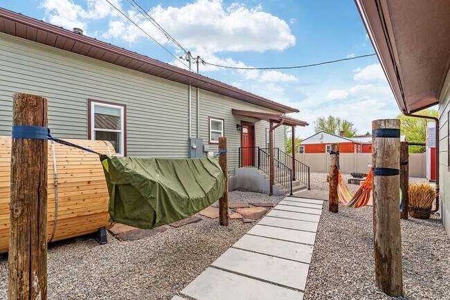 Building Photo - 187 N 300 W