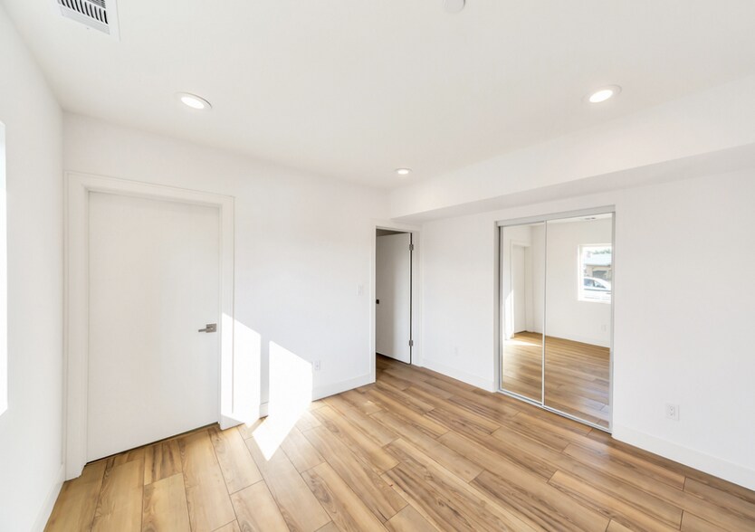 Building Photo - 2808 S Redondo Blvd