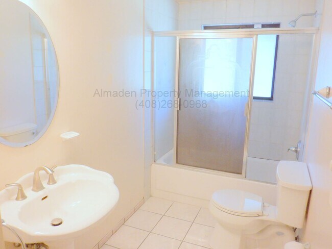 Building Photo - Cambrian 3BR/2BA Home w/ Central A/C, Pets Negotiable!