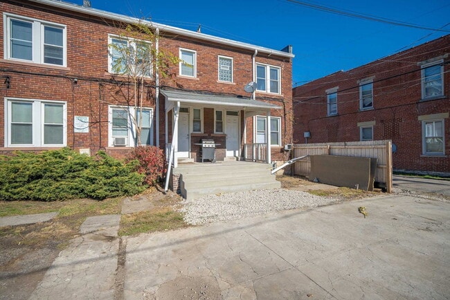 Building Photo - 119 E 7th Ave