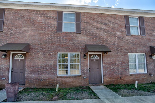 Building Photo - Priceville Townhomes