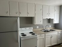 Building Photo - Forest Court Apartment Homes