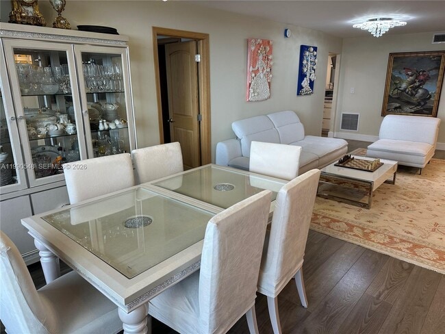 Building Photo - 6039 Collins Ave