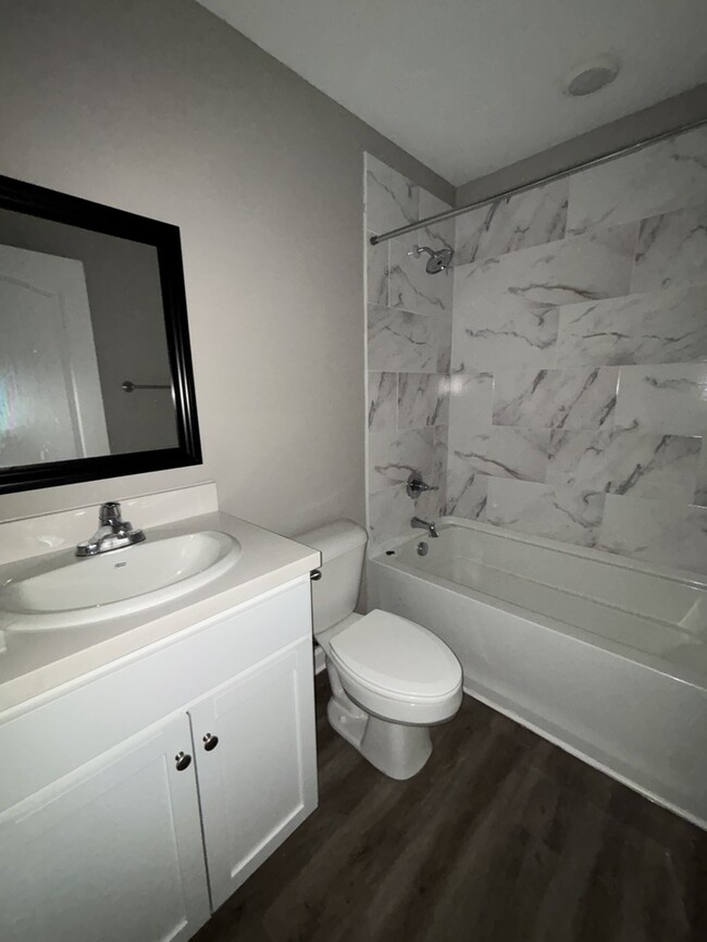 Building Photo - 55 Buena Vis Dr