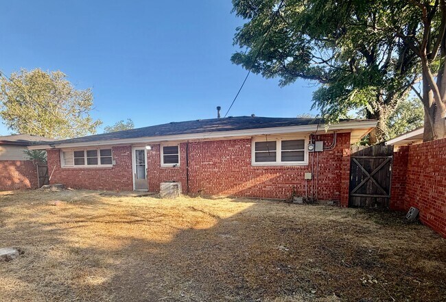 Building Photo - 3003 37th St