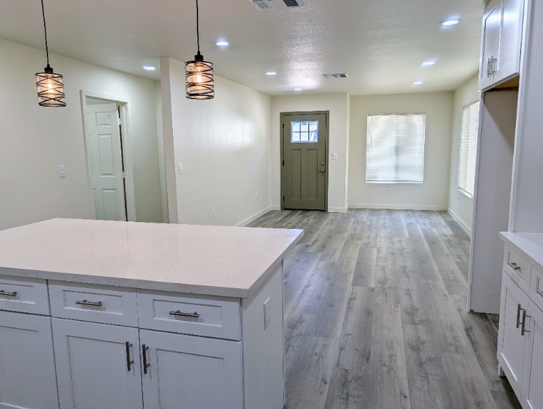 Building Photo - 1358 N Murray St