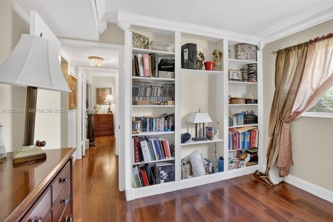 Building Photo - 5240 NE 6th Ave