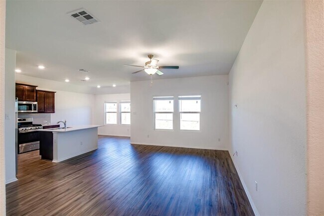 Building Photo - 614 Milliner Lp