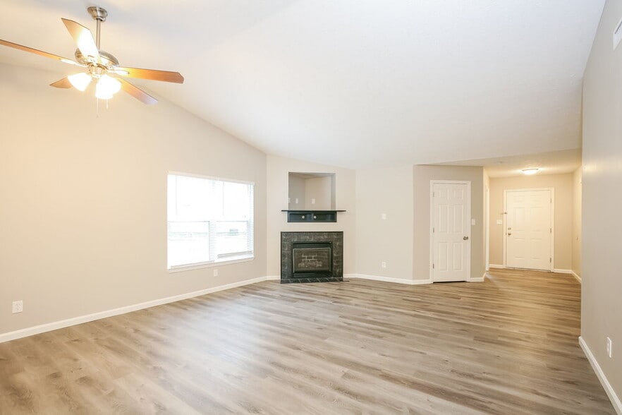 Building Photo - 10607 Pickens Ct