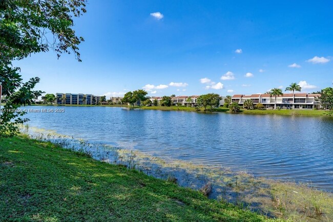 Building Photo - 3301 Spanish Moss Terrace