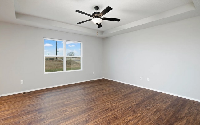 Building Photo - Beautiful 3 Bedroom Home with a fully fenc...