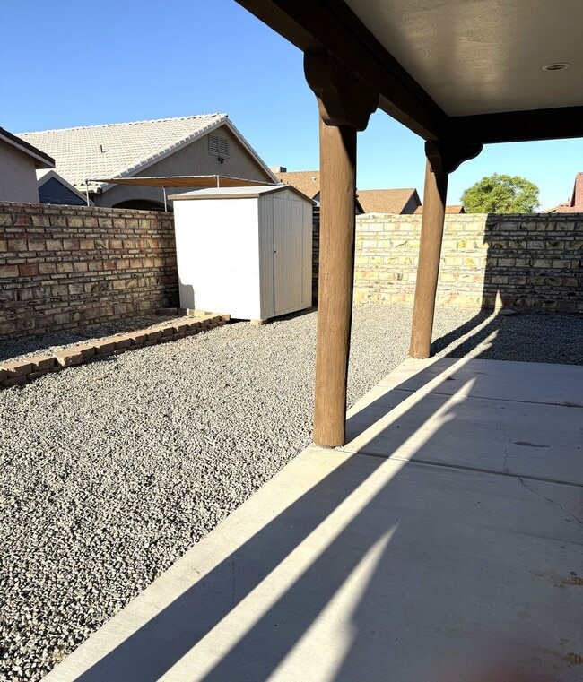 Building Photo - Updated 3 bedroom rental