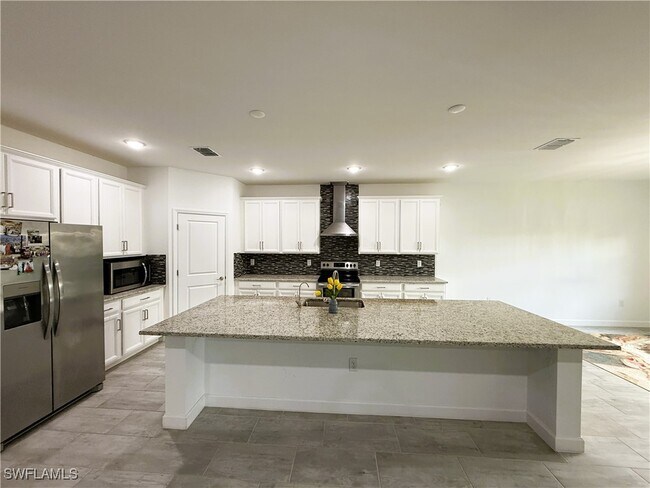 Building Photo - 11460 Canopy Loop