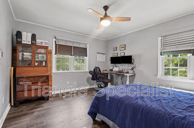 Building Photo - 4101 Pickwick Dr