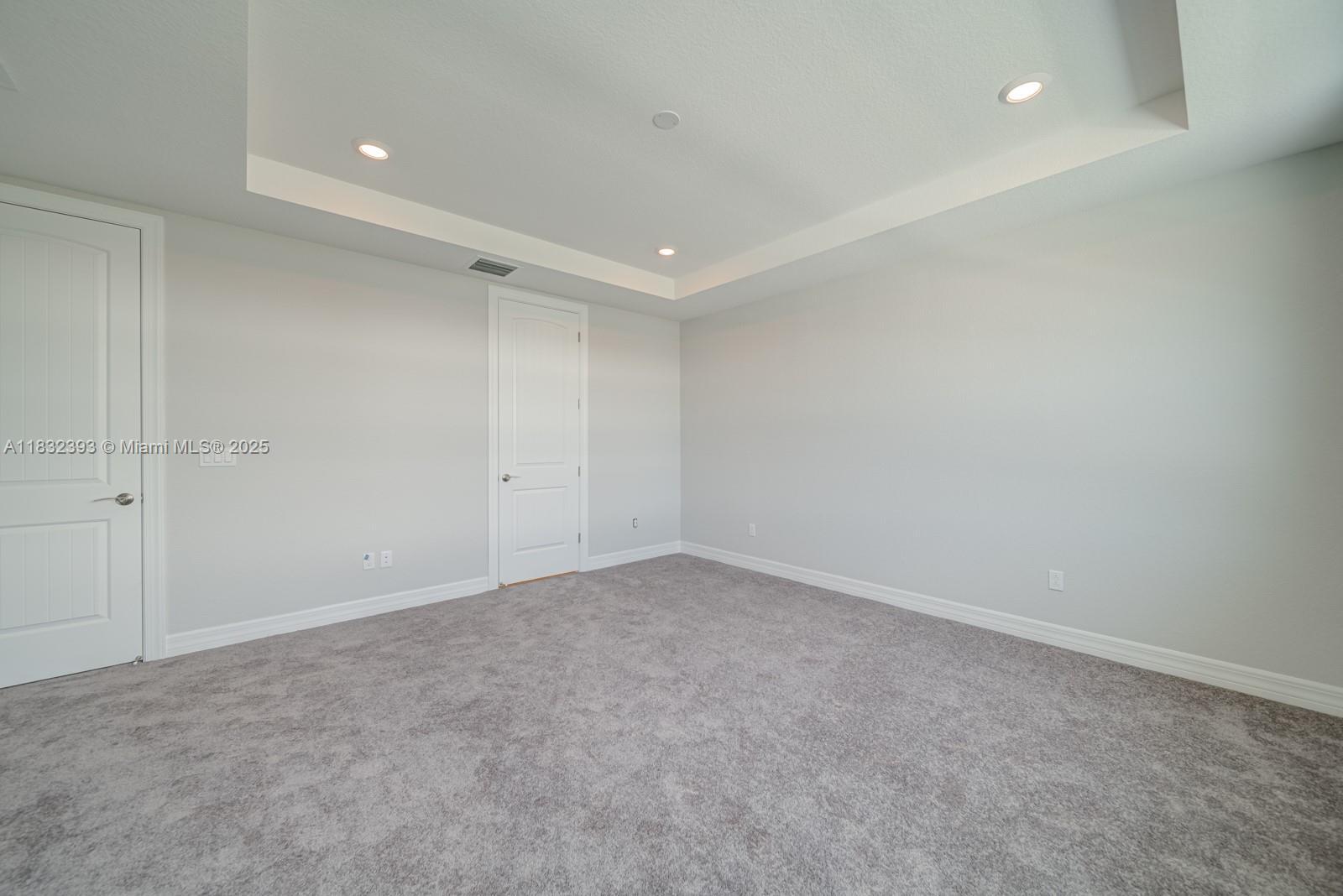 Building Photo - 1280 Eucalyptus Dr