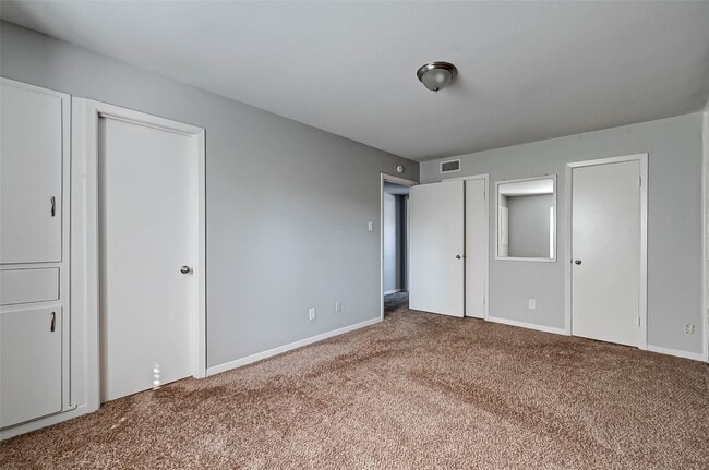 Building Photo - 9023 Gaylord Dr
