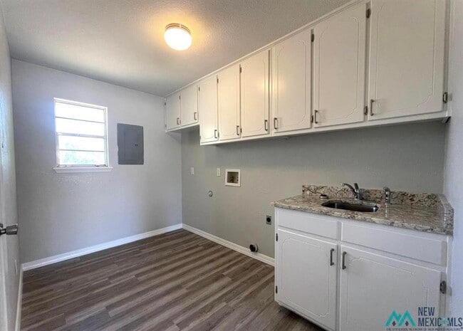Building Photo - 3705 Tom Watson Dr