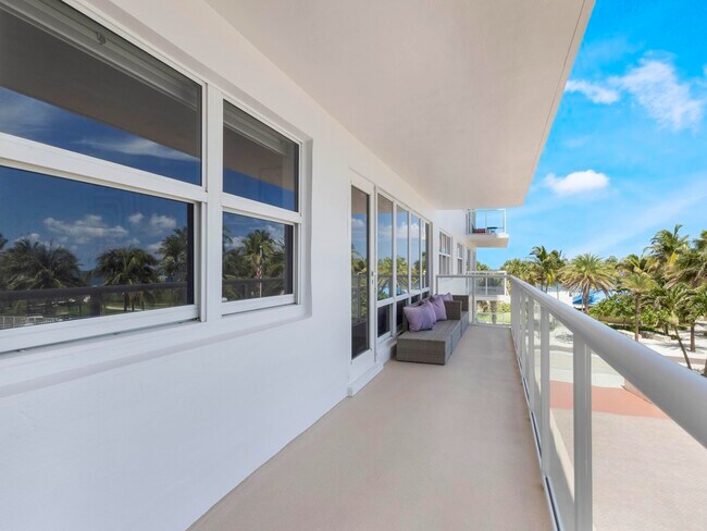 Building Photo - 111 N Pompano Beach Blvd