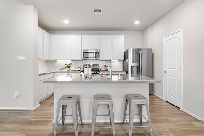 Building Photo - 21631 Cascades Pass Ct