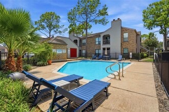 Building Photo - 2025 Augusta Dr