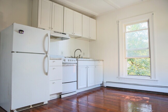 Building Photo - 16 Russell Street