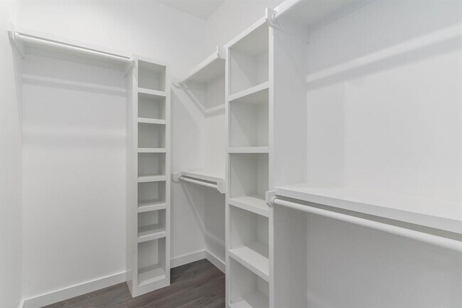 Building Photo - 915 Tillery St