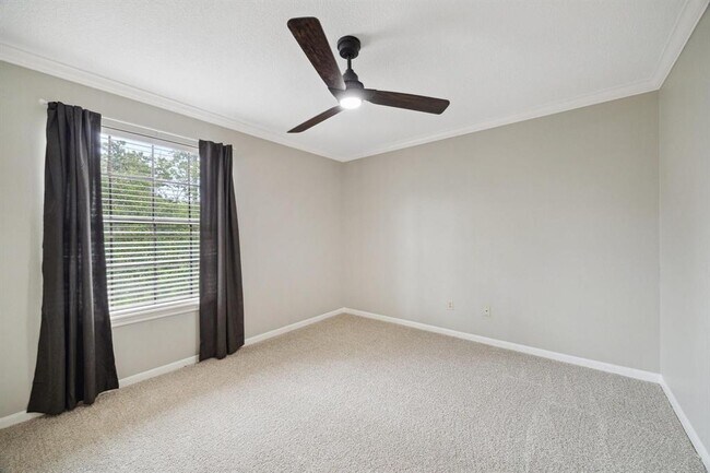 Building Photo - 5618 Spring Lodge Dr