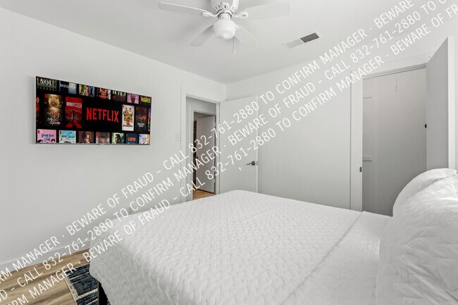 Building Photo - 12811 Pandora Dr