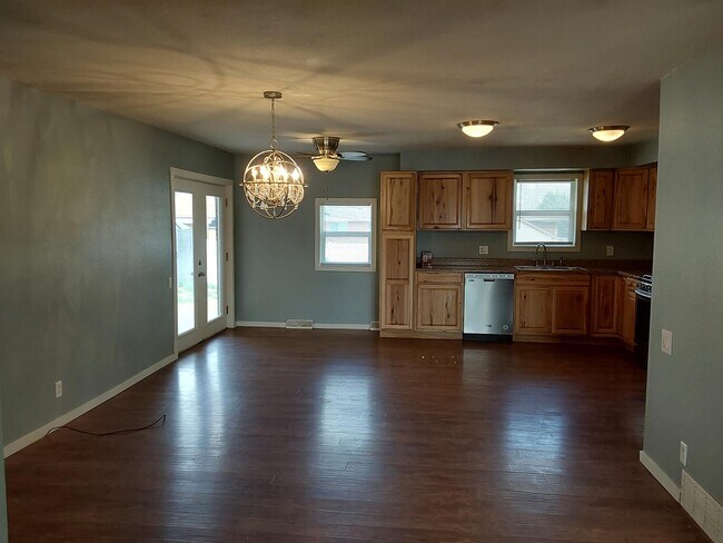 Building Photo - 2201 12th St