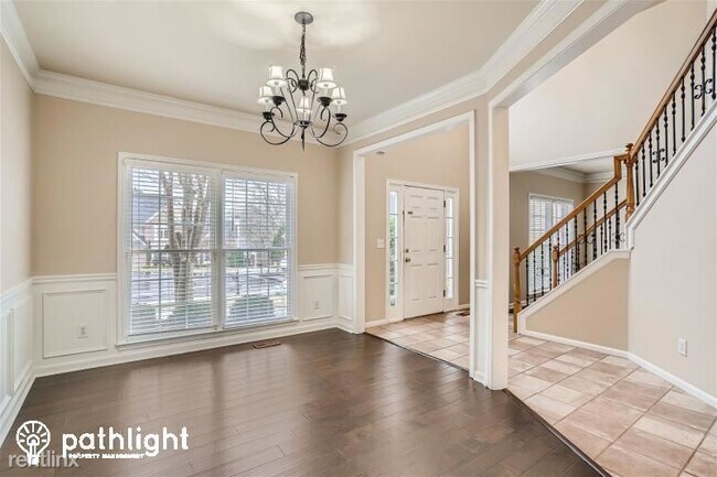 Building Photo - 4 br, 2.5 bath House - 142 Piedmont Ln UNIT