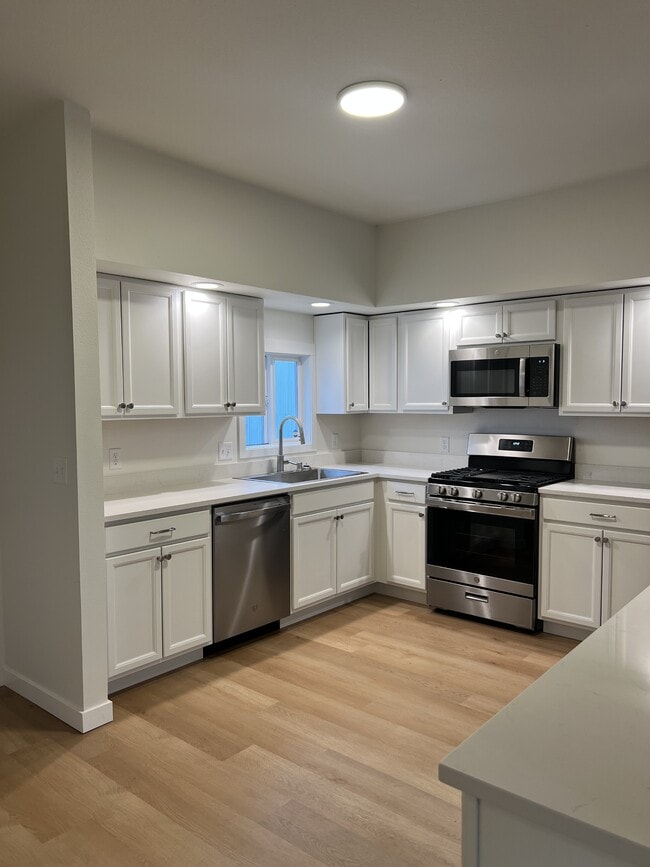 Building Photo - 2214 Valencia St