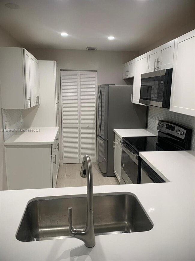 Building Photo - 2309 N 37th Ave