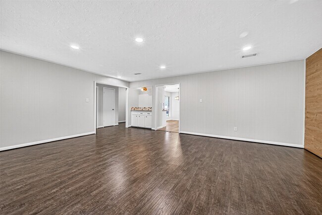 Building Photo - 21043 Northern Colony Ct