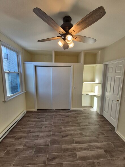 Building Photo - 2979 Fairfield Ave