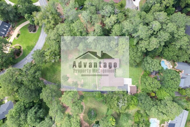 Building Photo - 1099 Pine Valley Rd