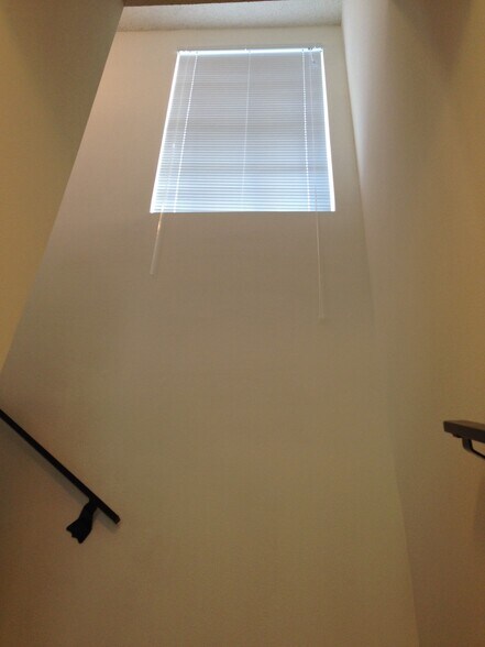 Building Photo - 7665 Fountain Ave